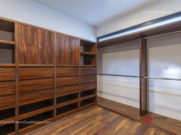 CASA DE LUJO NUEVA EN VENTA RESERVA REAL