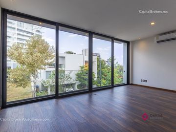 CASA DE LUJO NUEVA EN VENTA RESERVA REAL