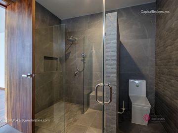CASA DE LUJO NUEVA EN VENTA RESERVA REAL