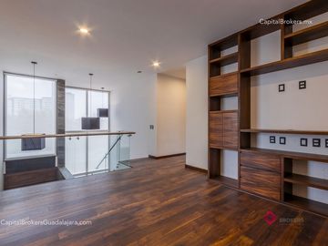 CASA DE LUJO NUEVA EN VENTA RESERVA REAL