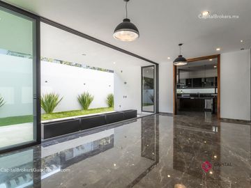 CASA DE LUJO NUEVA EN VENTA RESERVA REAL