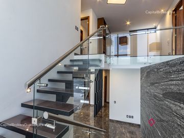 CASA DE LUJO NUEVA EN VENTA RESERVA REAL