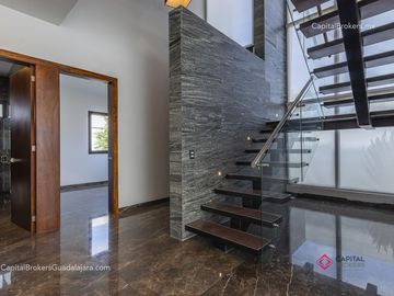 CASA DE LUJO NUEVA EN VENTA RESERVA REAL