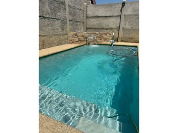 VENDEMOS AMPLIA CASA CON PISCINA EN CONDOMINIO DE BUIN ORIENTE