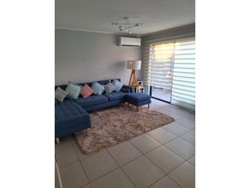 VENDEMOS AMPLIA CASA CON PISCINA EN CONDOMINIO DE BUIN ORIENTE