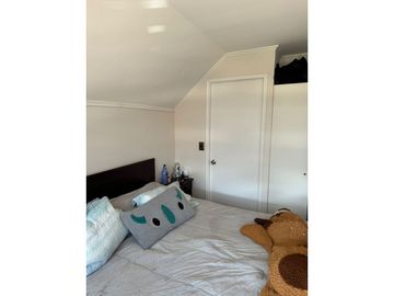 VENDEMOS AMPLIA CASA CON PISCINA EN CONDOMINIO DE BUIN ORIENTE