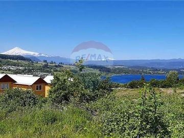 ¡Terreno con Vista Panorámica al Lago!