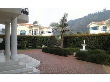 CASA GUARIGUA CLUB RESIDENCIAL