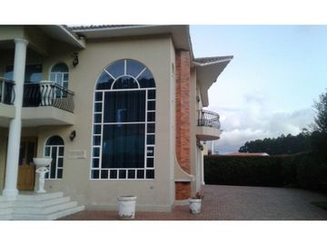 CASA GUARIGUA CLUB RESIDENCIAL