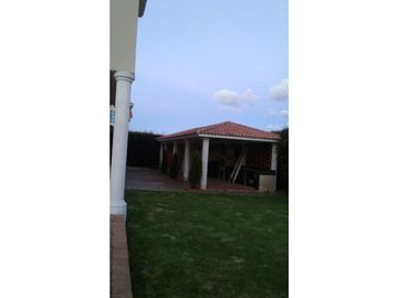 CASA GUARIGUA CLUB RESIDENCIAL