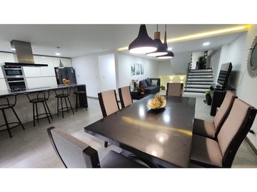 VENTA CASA MODERNA EN SABANETA - AVES MARIA