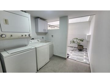 VENTA CASA MODERNA EN SABANETA - AVES MARIA
