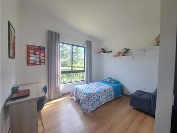 vendo casa finca campestre en parcelación vía Rionegro la Ceja 2.800m2