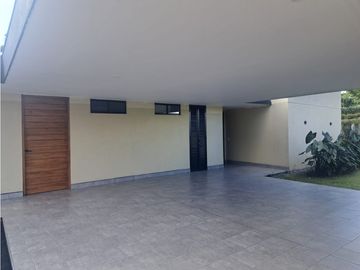vendo casa finca campestre en parcelación vía Rionegro la Ceja 2.800m2