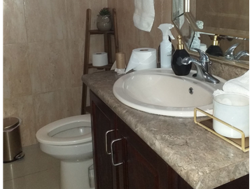 Venta y Alquiler: Casa en Altos del Golf