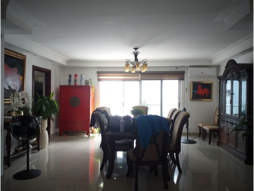Venta y Alquiler: Casa en Altos del Golf