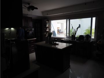 Venta y Alquiler: Casa en Altos del Golf