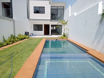 Casa en venta en Las Brisas, Temixco.  Casas y bienes raíces en venta al sur de Cuernavaca, Morelos.