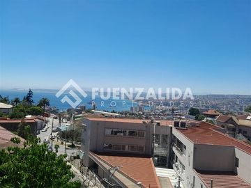 Casa en Venta en Carlos Lyon