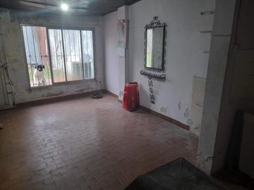 Casa - Claypole