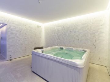 Divino 2 Ambientes con Dormitorio en Suite - Cocina Separada - Balcon - Cochera - Amenities
