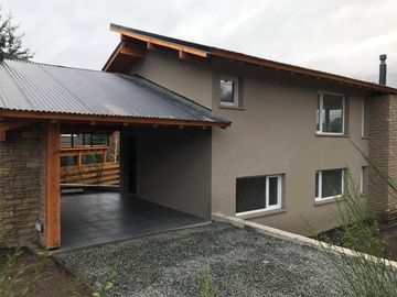 Venta Casa 3 Dormitorios -  Villa la Angostura