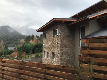 Venta Casa 3 Dormitorios -  Villa la Angostura