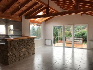 Venta Casa 3 Dormitorios -  Villa la Angostura