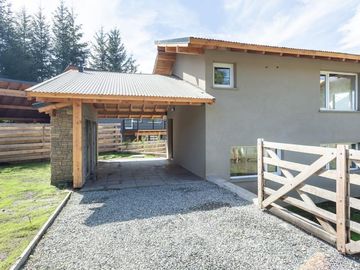 Venta Casa 3 Dormitorios -  Villa la Angostura