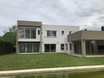 Casa - Francisco Alvarez