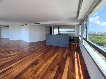 Venta departamento 4 ambientes vista al Río La Lucila  Avenida Libertador