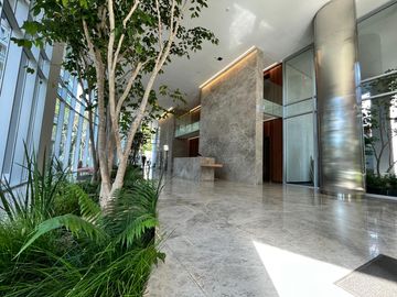 Venta departamento 4 ambientes vista al Río La Lucila  Avenida Libertador