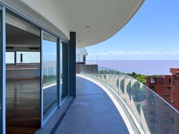 Venta departamento 4 ambientes vista al Río La Lucila  Avenida Libertador