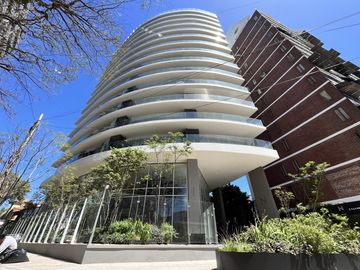 Venta departamento 4 ambientes vista al Río La Lucila  Avenida Libertador