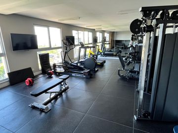 Venta departamento 4 ambientes vista al Río La Lucila  Avenida Libertador