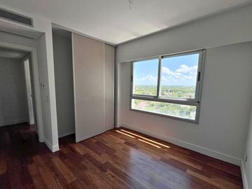 Venta departamento 4 ambientes vista al Río La Lucila  Avenida Libertador