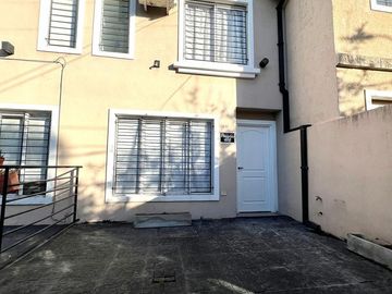 Excelente dúplex 3 ambientes con jardín y parrilla a la venta - Ituzaingó Norte