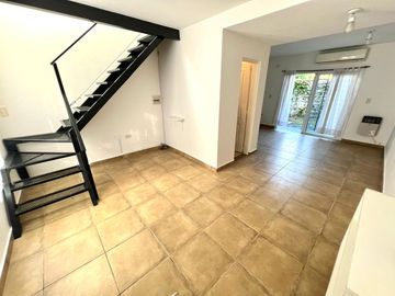 Excelente dúplex 3 ambientes con jardín y parrilla a la venta - Ituzaingó Norte