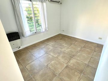 Excelente dúplex 3 ambientes con jardín y parrilla a la venta - Ituzaingó Norte