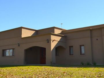 Casa a la venta en  Estancias Las Lilas, lujan