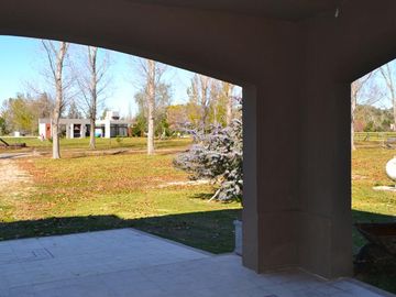 Casa a la venta en  Estancias Las Lilas, lujan
