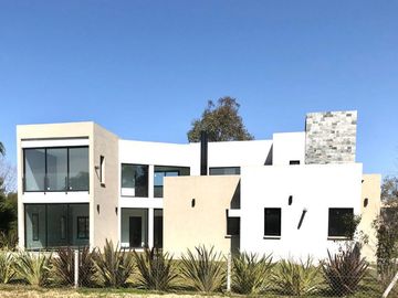Casa - Francisco Alvarez