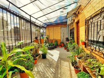 VENTA CASA CON LOCAL 200 M2 VALENTIN ALSINA