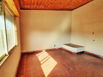 VENTA CASA CON LOCAL 200 M2 VALENTIN ALSINA