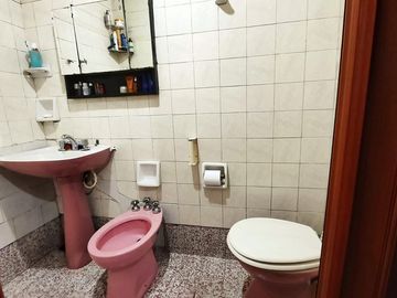 VENTA CASA CON LOCAL 200 M2 VALENTIN ALSINA