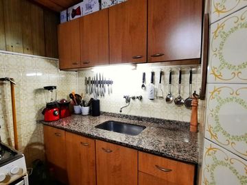 VENTA CASA CON LOCAL 200 M2 VALENTIN ALSINA