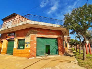 VENTA CASA CON LOCAL 200 M2 VALENTIN ALSINA