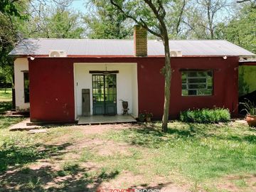 Corral de Barrancas - Casa en VENTA -  1 HECTAREA PARQUIZADA con Pileta