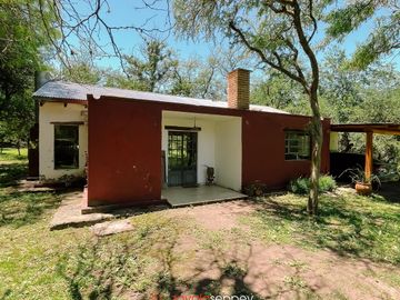 Corral de Barrancas - Casa en VENTA -  1 HECTAREA PARQUIZADA con Pileta