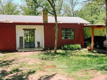 Corral de Barrancas - Casa en VENTA -  1 HECTAREA PARQUIZADA con Pileta